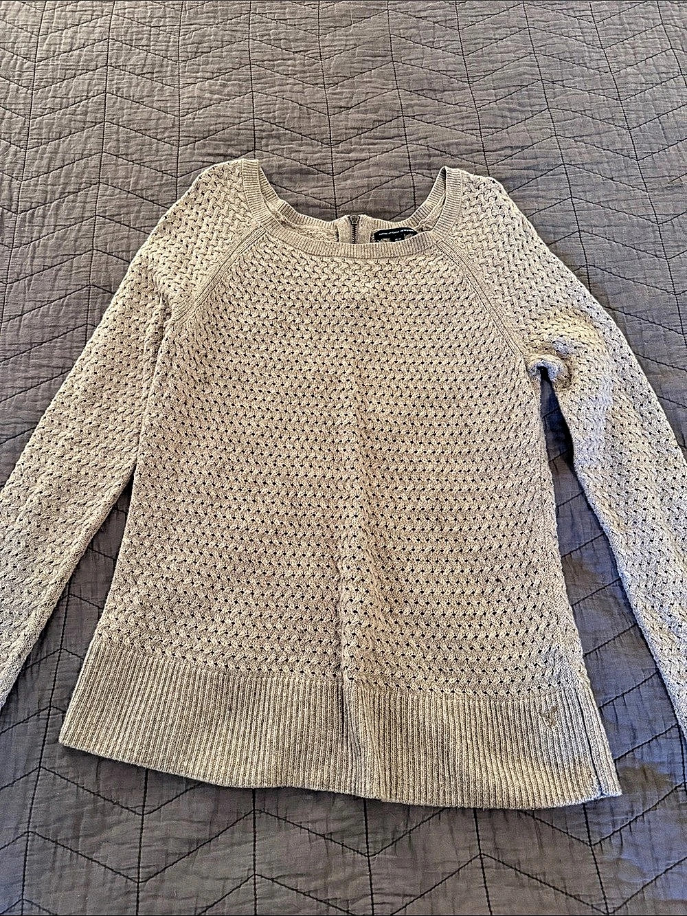 American Eagle Outfitters Textured Knit Zip Sweater Size Medium